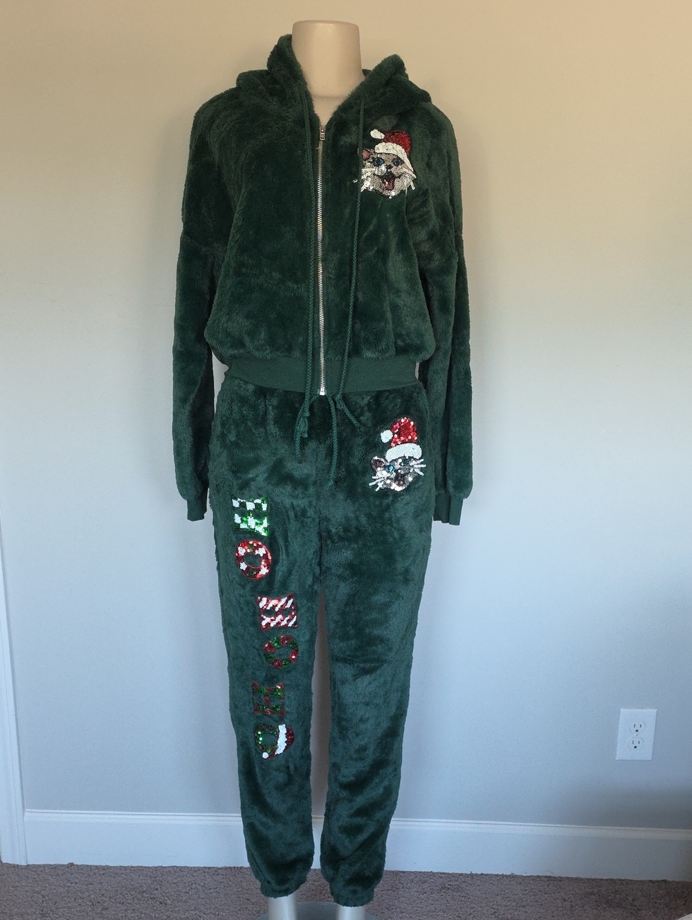 No Boundaries green fuzzy Christmas cat jogger pants and jacket-S/M